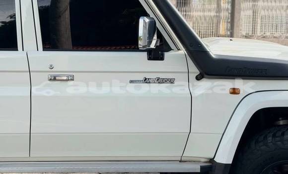 Buy Used Toyota Land Cruiser White Car in Aktau in Karagandi Buy Used Toyota Land Cruiser White Car in Aktau in Karagandi
