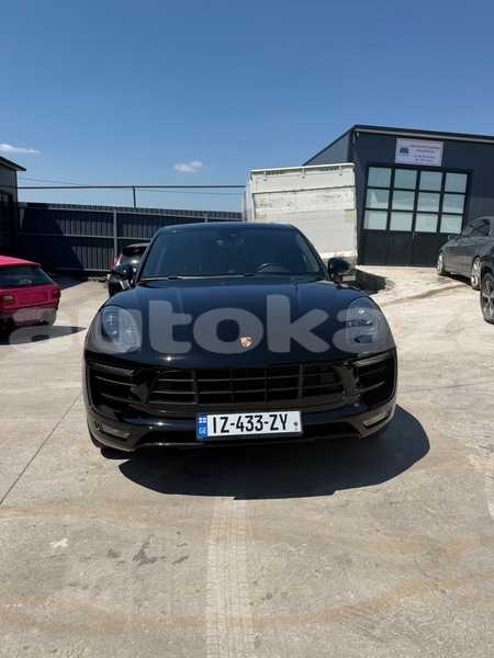 Big with watermark porsche macan taraz georgiyev 6236