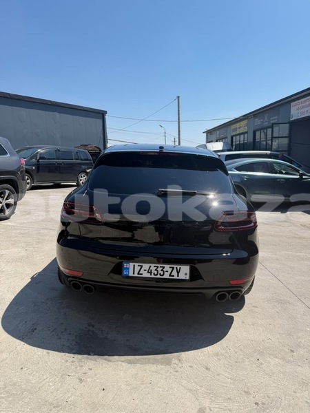 Big with watermark porsche macan taraz georgiyev 6236