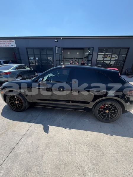 Big with watermark porsche macan taraz georgiyev 6236