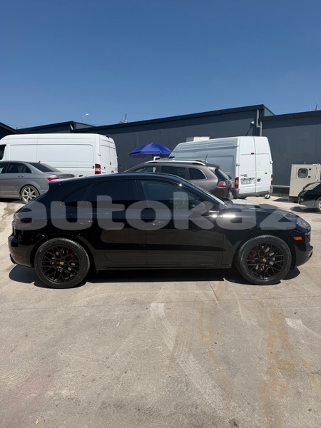 Big with watermark porsche macan taraz georgiyev 6236