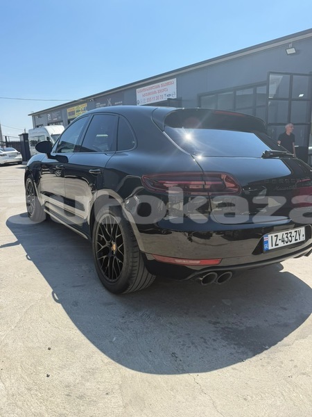 Big with watermark porsche macan taraz georgiyev 6236