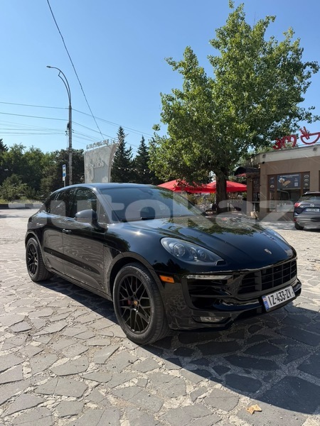 Big with watermark porsche macan taraz georgiyev 6236