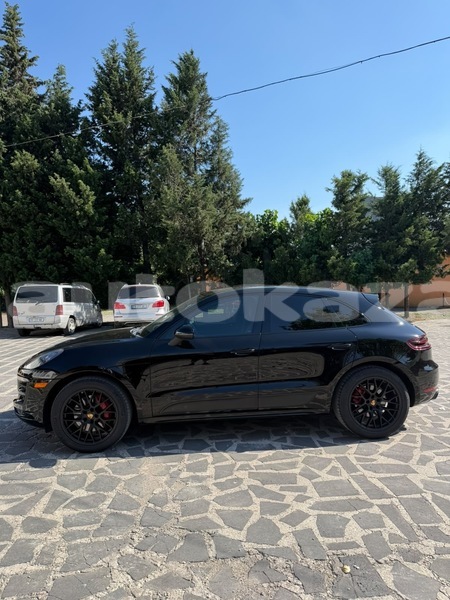 Big with watermark porsche macan taraz georgiyev 6236