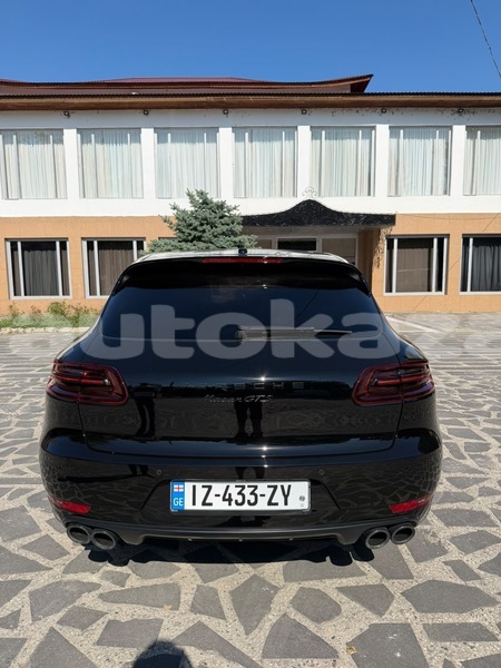 Big with watermark porsche macan taraz georgiyev 6236