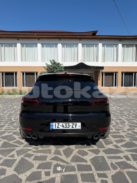 Big with watermark porsche macan taraz georgiyev 6236