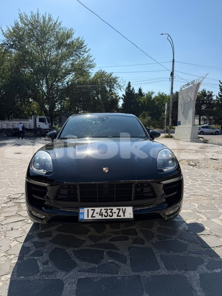 Big with watermark porsche macan taraz georgiyev 6236