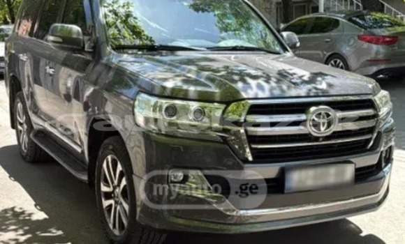 Buy Used Toyota Land Cruiser Silver Car in Georgiyev in Taraz