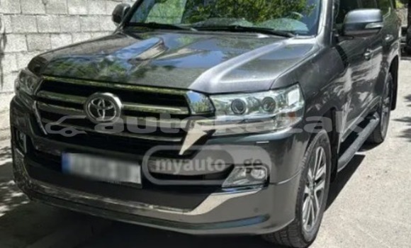 Buy Used Toyota Land Cruiser Silver Car in Georgiyev in Taraz Buy Used Toyota Land Cruiser Silver Car in Georgiyev in Taraz