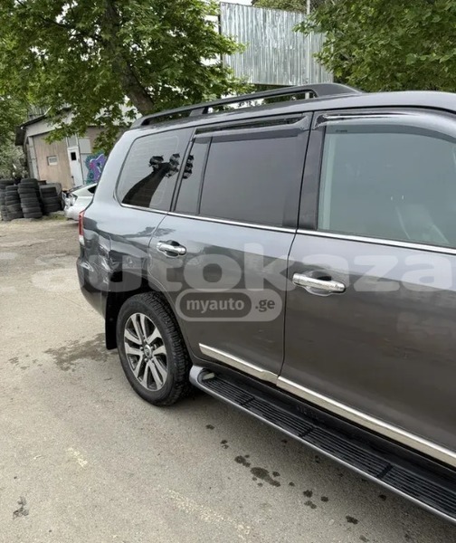 Big with watermark toyota land cruiser taraz georgiyev 6251