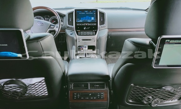 Buy Used Toyota Land Cruiser Black Car in Georgiyev in Taraz Buy Used Toyota Land Cruiser Black Car in Georgiyev in Taraz