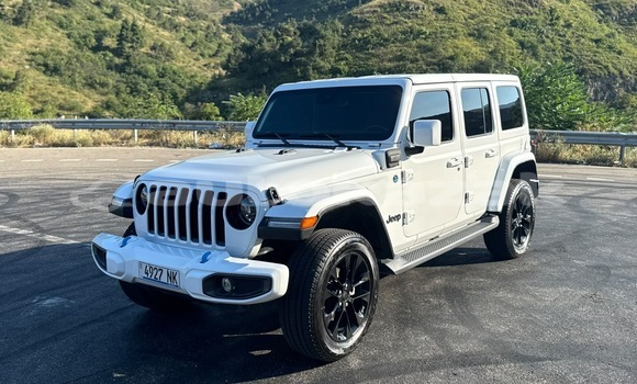 Buy Used Jeep Wrangler White Car in Georgiyev in Taraz