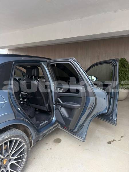 Big with watermark porsche cayenne taraz georgiyev 6281