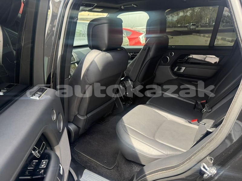 Big with watermark land rover range rover vogue taraz georgiyev 6293