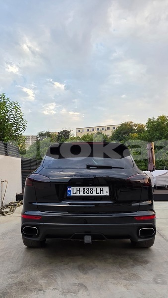 Big with watermark porsche cayenne taraz georgiyev 6302
