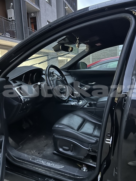 Big with watermark jaguar e pace taraz georgiyev 6316