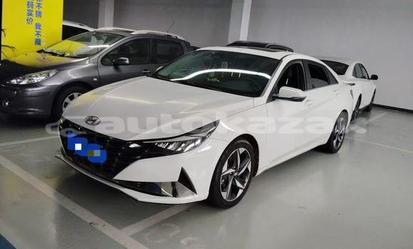Buy Used Hyundai Elantra White Car in Almaty in Almati