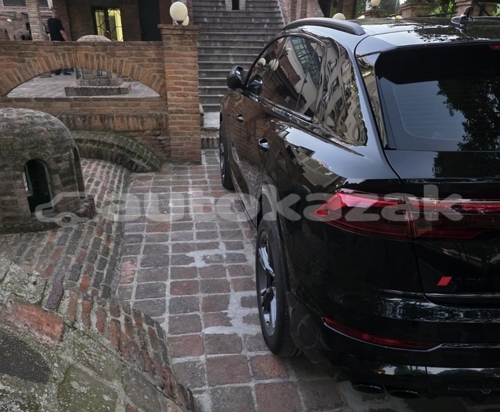Big with watermark audi sq7 taraz georgiyev 6339