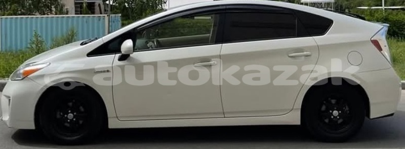 Big with watermark toyota prius karagandi aktau 6342