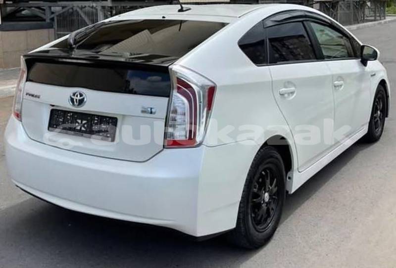 Big with watermark toyota prius karagandi aktau 6342