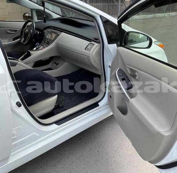 Big with watermark toyota prius karagandi aktau 6342