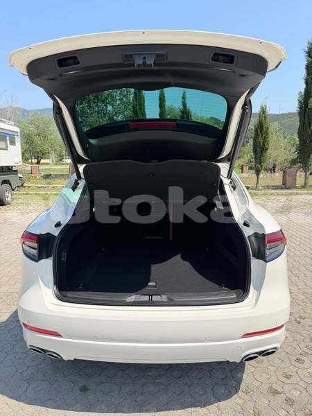 Big with watermark maserati levante taraz georgiyev 6346