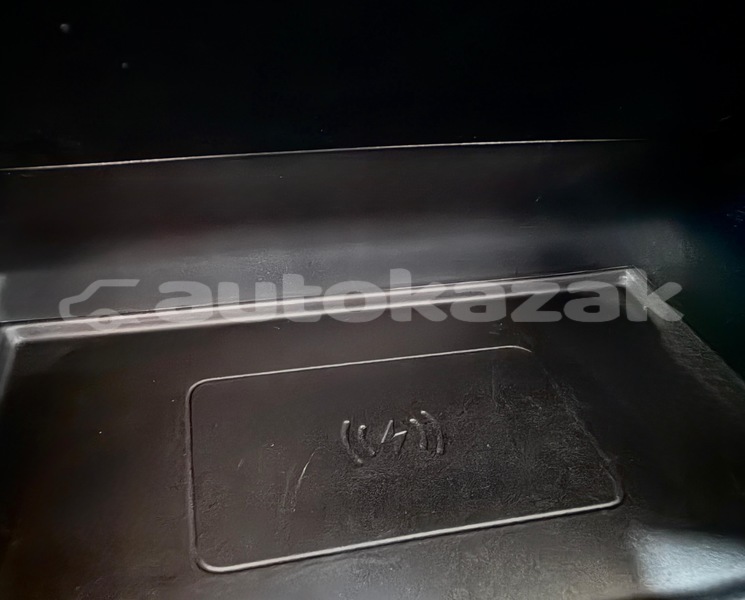 Big with watermark land rover range rover velar taraz georgiyev 6356