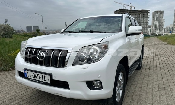 Buy Used Toyota Land Cruiser Prado White Car in Georgiyev in Taraz Buy Used Toyota Land Cruiser Prado White Car in Georgiyev in Taraz