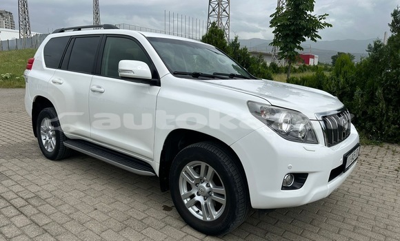 Buy Used Toyota Land Cruiser Prado White Car in Georgiyev in Taraz Buy Used Toyota Land Cruiser Prado White Car in Georgiyev in Taraz