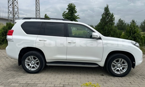 Buy Used Toyota Land Cruiser Prado White Car in Georgiyev in Taraz Buy Used Toyota Land Cruiser Prado White Car in Georgiyev in Taraz
