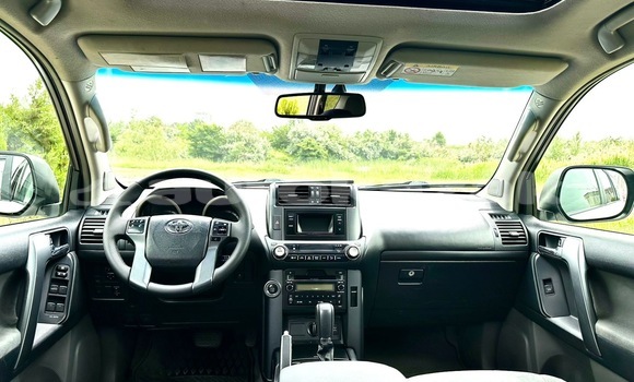 Buy Used Toyota Land Cruiser Prado White Car in Georgiyev in Taraz Buy Used Toyota Land Cruiser Prado White Car in Georgiyev in Taraz