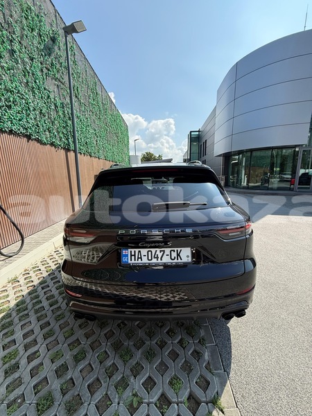 Big with watermark porsche cayenne taraz georgiyev 6373