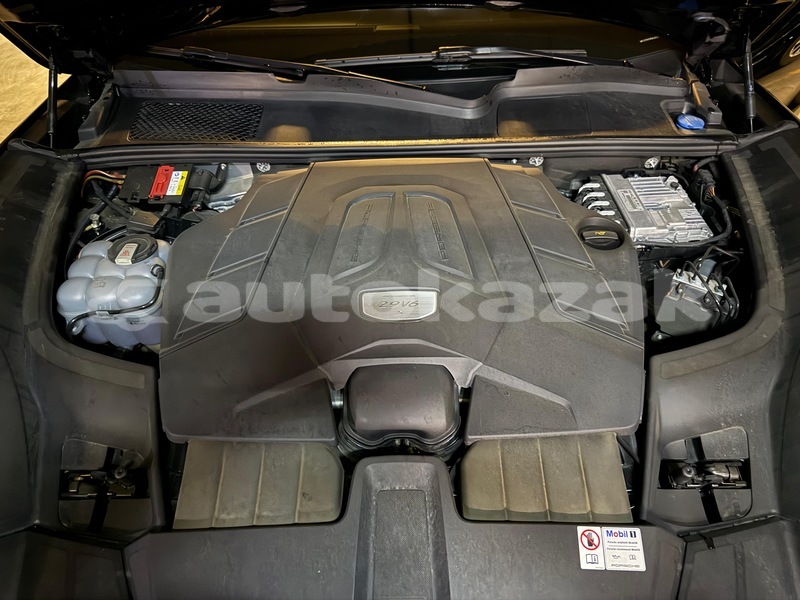 Big with watermark porsche cayenne taraz georgiyev 6373