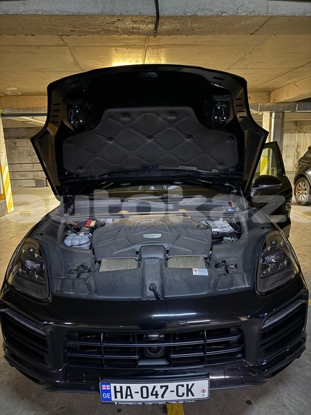 Big with watermark porsche cayenne taraz georgiyev 6373