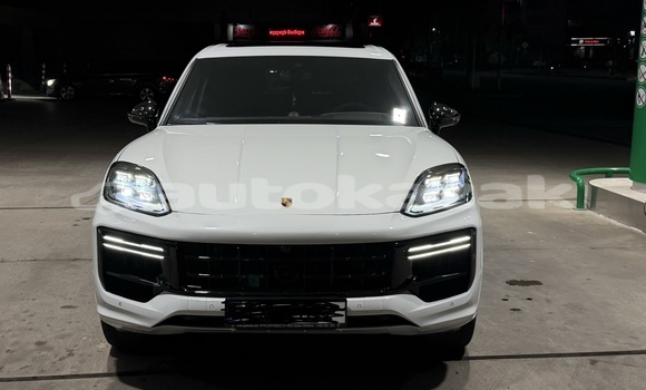 Buy Used Porsche Cayenne White Car in Almaty in Almati