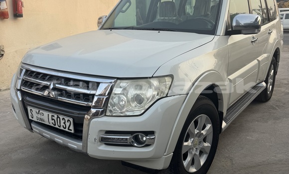 Buy Used Mitsubishi Pajero White Car in Zatobolsk in Kostanay