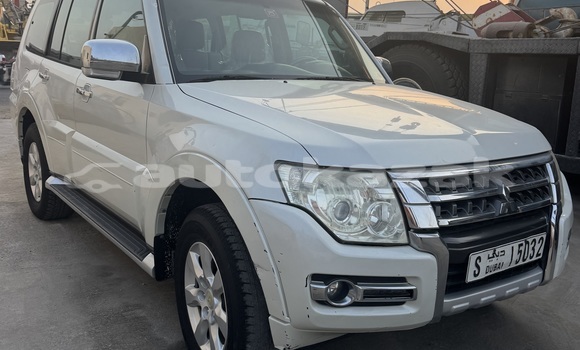 Buy Used Mitsubishi Pajero White Car in Zatobolsk in Kostanay Buy Used Mitsubishi Pajero White Car in Zatobolsk in Kostanay