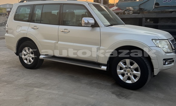Buy Used Mitsubishi Pajero White Car in Zatobolsk in Kostanay Buy Used Mitsubishi Pajero White Car in Zatobolsk in Kostanay