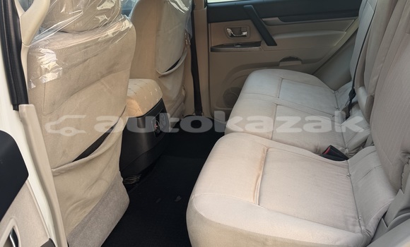 Buy Used Mitsubishi Pajero White Car in Zatobolsk in Kostanay Buy Used Mitsubishi Pajero White Car in Zatobolsk in Kostanay