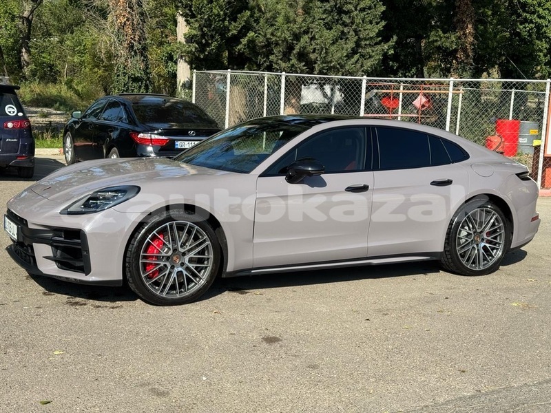 Big with watermark porsche panamera taraz georgiyev 6383