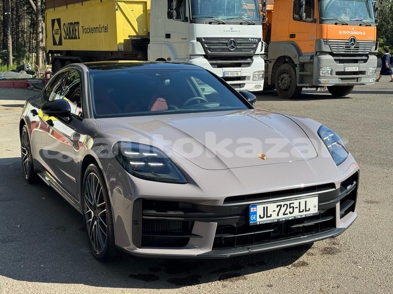 Big with watermark porsche panamera taraz georgiyev 6383