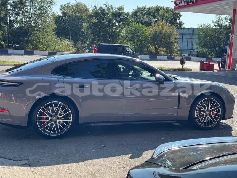 Big with watermark porsche panamera taraz georgiyev 6383