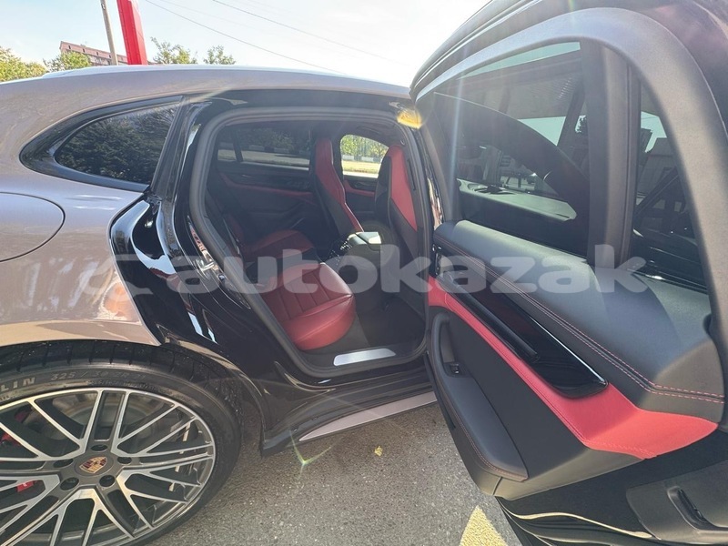 Big with watermark porsche panamera taraz georgiyev 6383
