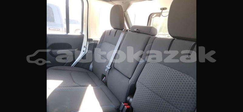 Big with watermark jeep wrangler taraz georgiyev 6384