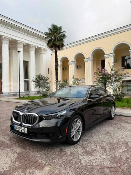 Big with watermark bmw 5 series taraz georgiyev 6392