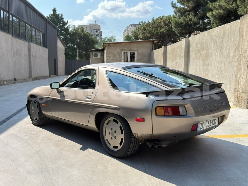 Big with watermark porsche 928 taraz georgiyev 6400