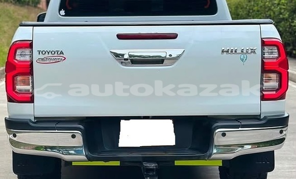 Buy Used Toyota Hilux White Car in Aktau in Karagandi Buy Used Toyota Hilux White Car in Aktau in Karagandi