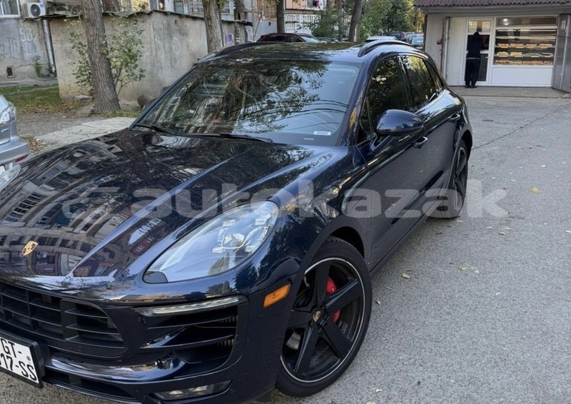 Big with watermark porsche macan taraz georgiyev 6424
