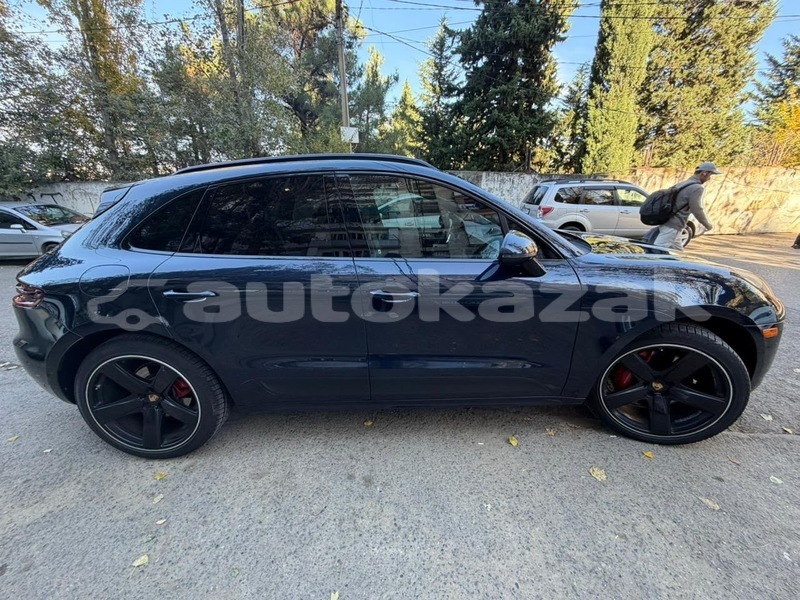 Big with watermark porsche macan taraz georgiyev 6424