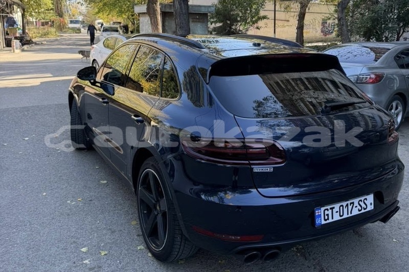 Big with watermark porsche macan taraz georgiyev 6424